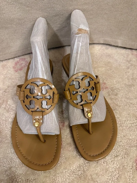 Tory Burch Tan Logo Leather Thong Sandals - Picture 2 of 6